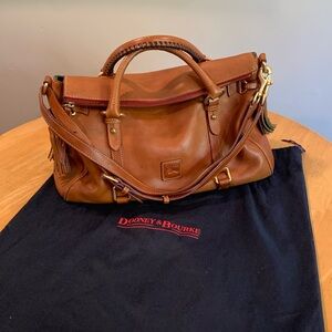 EUC Dooney and Bourke Florentine satchel